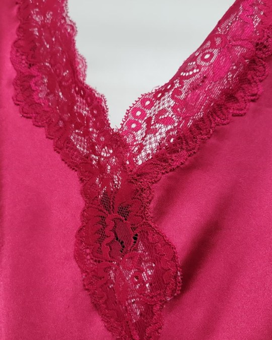 Luxurious Satin Lace Chemise & Robe Set in Deep Magenta - Image 3