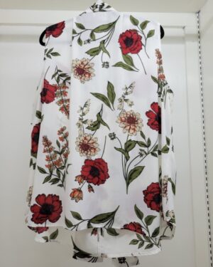 Alternative view of Bar III Women's Sleeveless Floral Bow-Neck Blouse - White/Red
