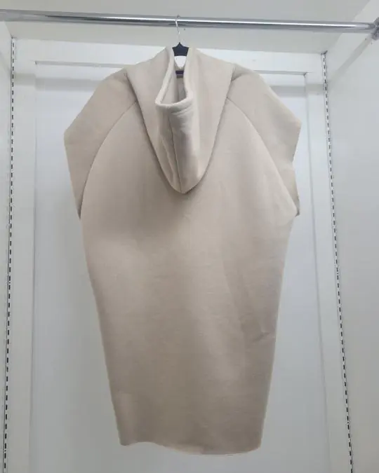 The Ultimate Streetwear Essential: Men’s Oversized Sleeveless Zip Hoodie - Image 3