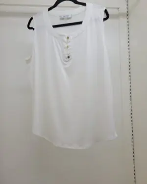Jones Studio Plus Size White Henley Sleeveless Blouse