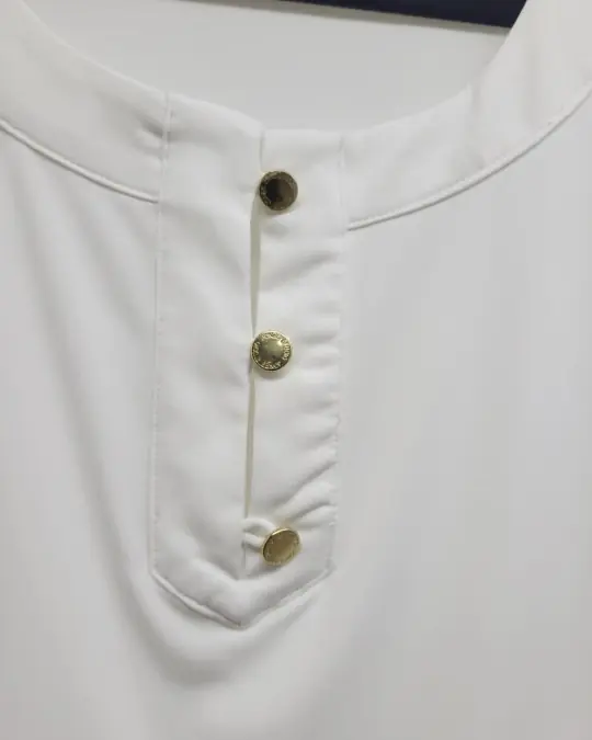 Jones Studio Plus Size White Henley Sleeveless Blouse - Image 2
