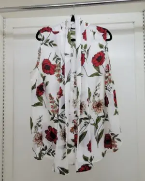 Bar III Women's Sleeveless Floral Bow-Neck Blouse - White/Red