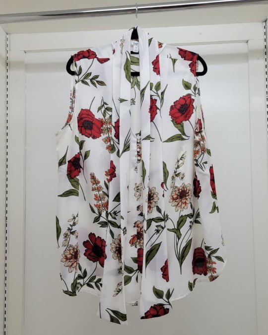 Bar III Women's Sleeveless Floral Bow-Neck Blouse - White/Red