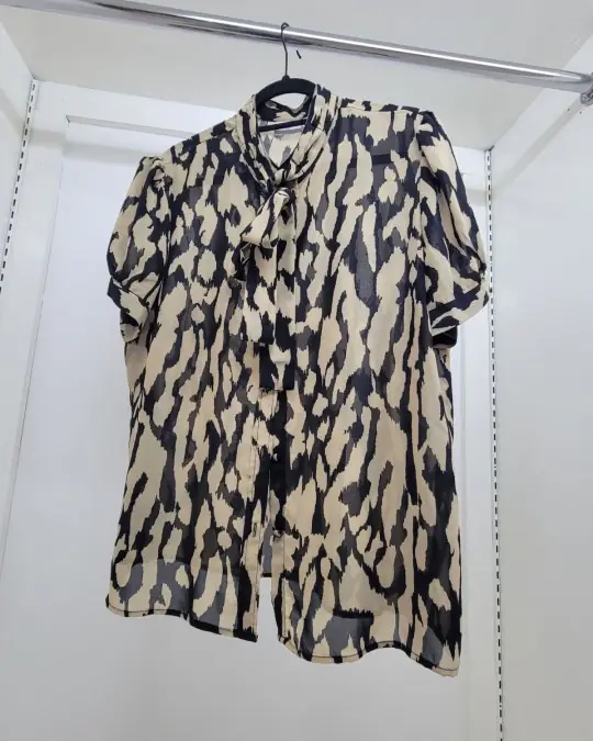 Tie-Neck Abstract Print Blouse - XL - Image 3