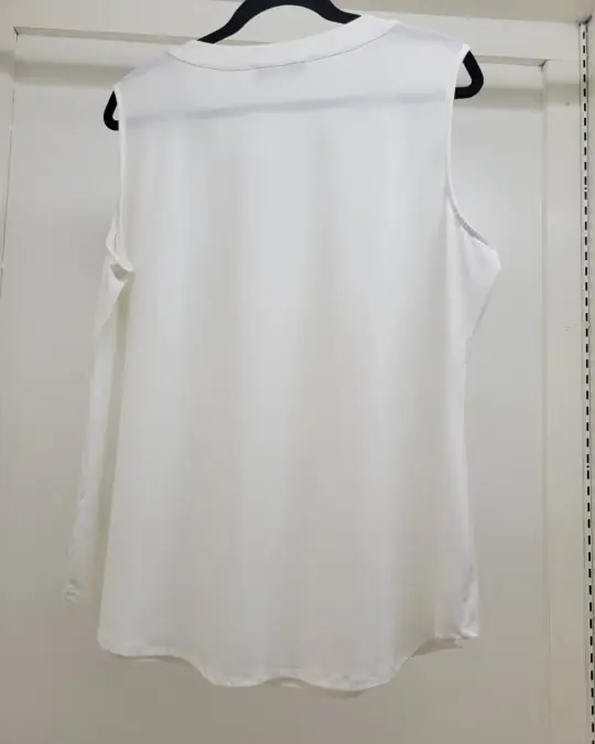 Jones Studio Plus Size White Henley Sleeveless Blouse - Image 3