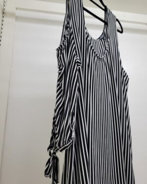 Alternative view of Cable & Gauge woman